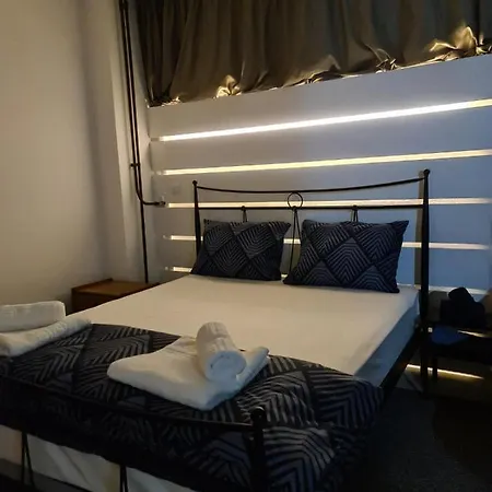 V3st & Parking Apartment