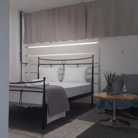 V3st & Parking Apartment Larissa