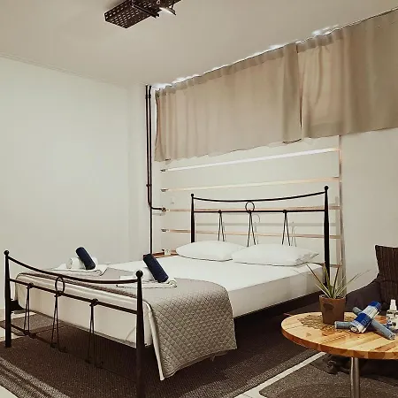V3st & Parking Apartment