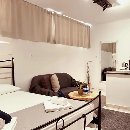 V3st & Parking Apartment