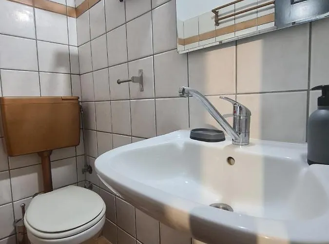 V3st & Parking * Larissa