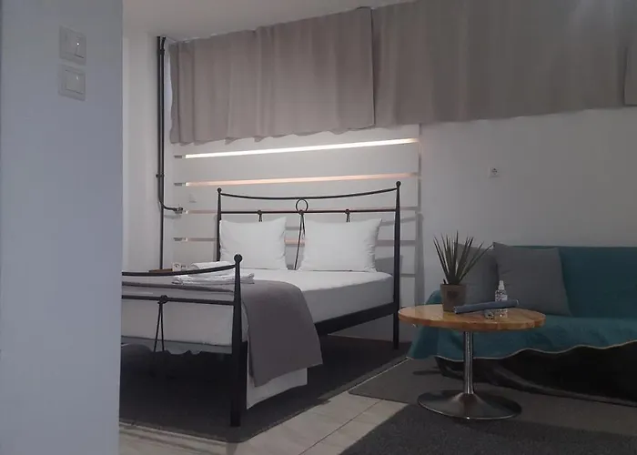 V3st & Parking Apartment Larissa